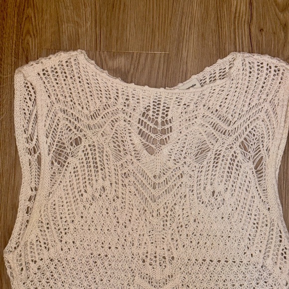 Abercrombie Crochet Tank in cream- Size Medium - Picture 6 of 7